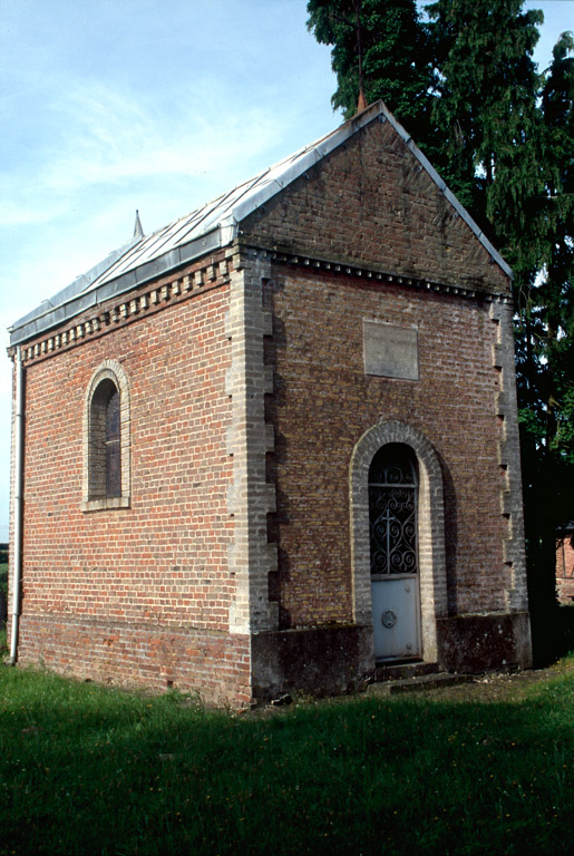 Le cimetière communal de Molliens-au-Bois