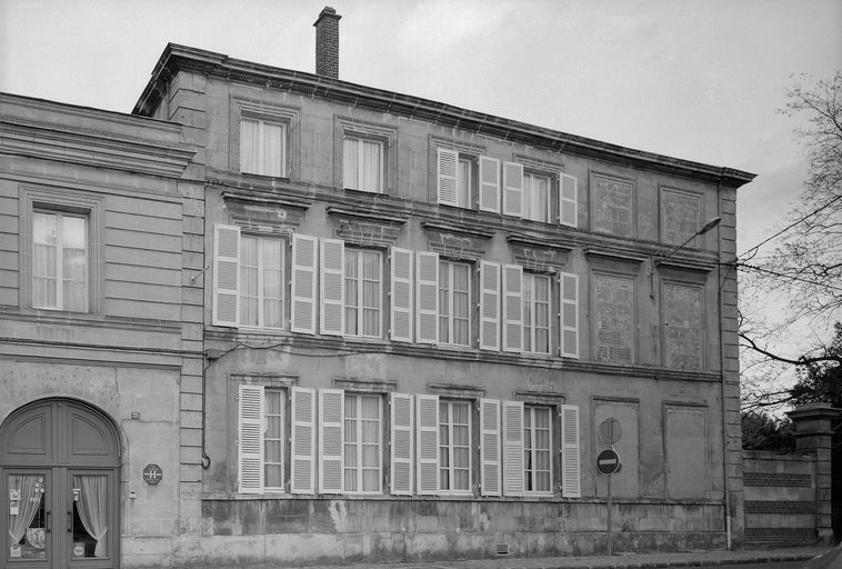 Ancien hôtel le Grillon, devenu hôtel de voyageurs