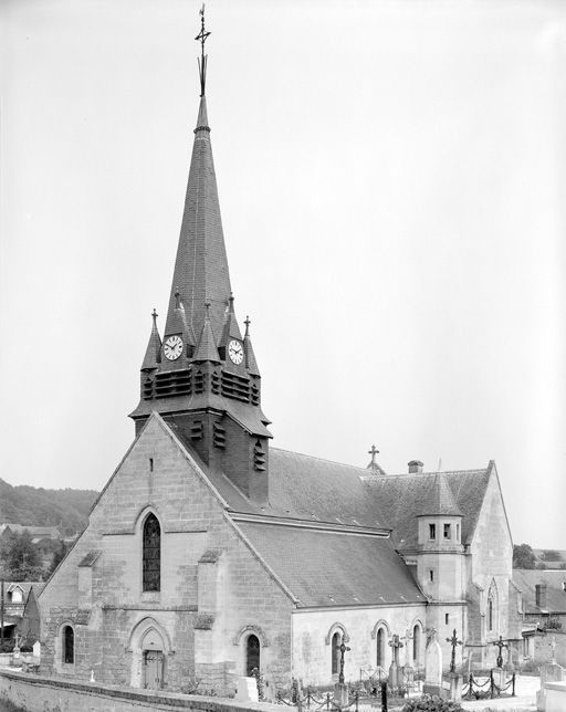 Église paroissiale et cimetière Saint-Médard de Grandrû