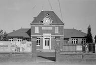 Mairie et école primaire de Ville