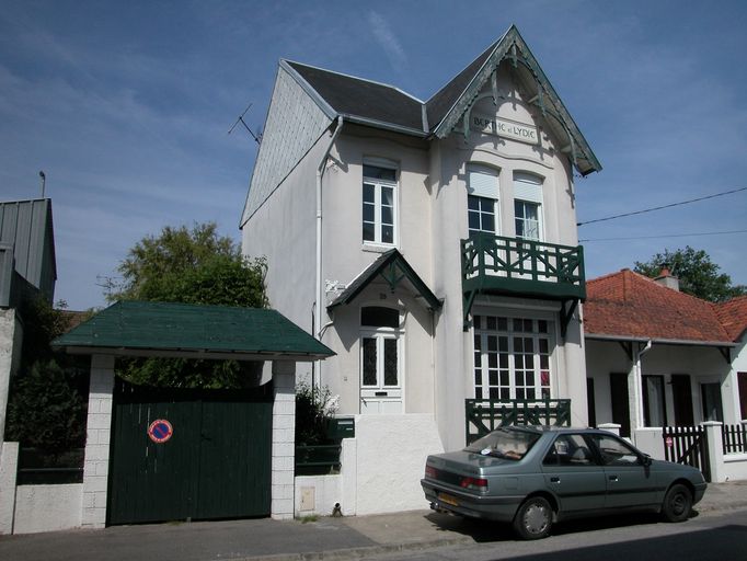 Les maisons et les immeubles de la station balnéaire de Fort-Mahon-Plage