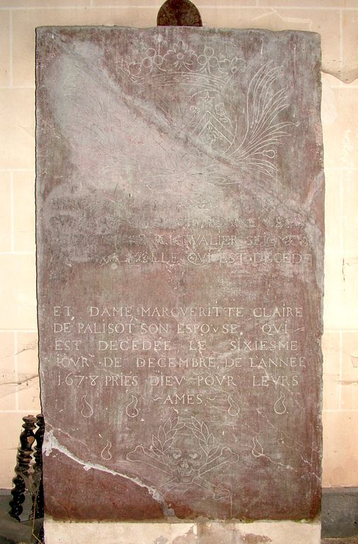 Dalles funéraires en pendant de César Ier de Blottefière et de Marguerite Claire de Palisot, et de César II de Blottefière et de Gabrielle Angélique de Gouffier, seigneurs de Vauchelles