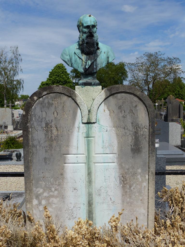 Tombeau (stèle funéraire) du peintre Charles Henri Hilaire Michel et de son épouse