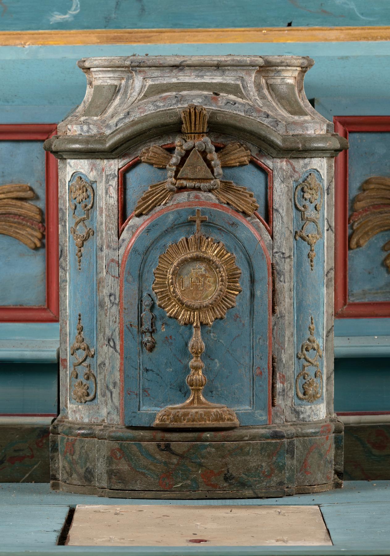Le mobilier de l'église Saint-Nicolas d'Oursel-Maison