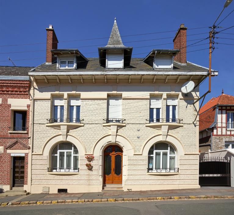 Maison, ancienne propriété de M. Paul Dequen