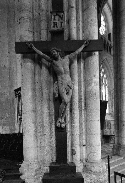 Croix : Christ en croix (n° 4)
