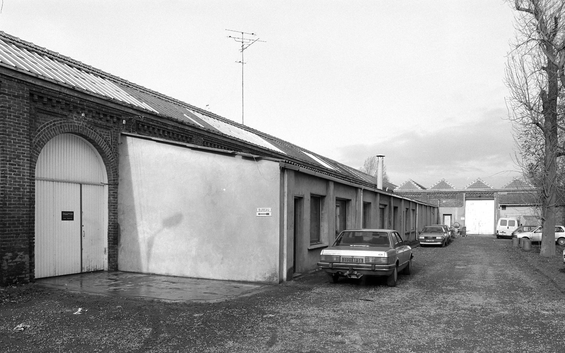 Usine de blanchiment Wicquart, puis Lemaître Demeester-Wicquart, actuellement usine de construction électronique Visionor