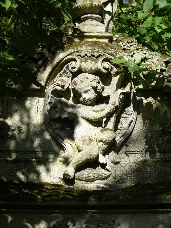 Enclos funéraire de la famille de l'architecte Jean-Baptiste Herbault