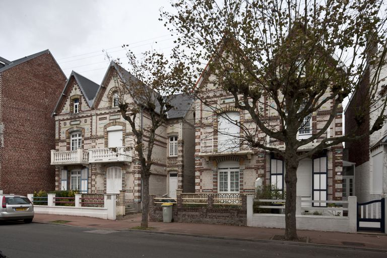 Ensemble de deux maisons à deux unités d'habitation, dites chalets Pierrot et Colombine, Arlequin et Pierrette