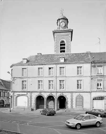 Les maisons, hôtels et immeubles de Condé-sur-l'Escaut centre