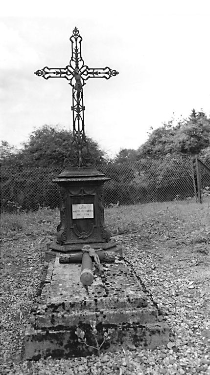 Eglise paroissiale et cimetière Sainte-Barbe de Coingt