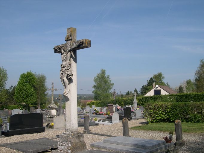 Cimetière communal de Sains-en-Amiénois