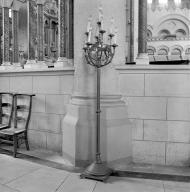 Deux pieds porte-luminaires (girandoles)