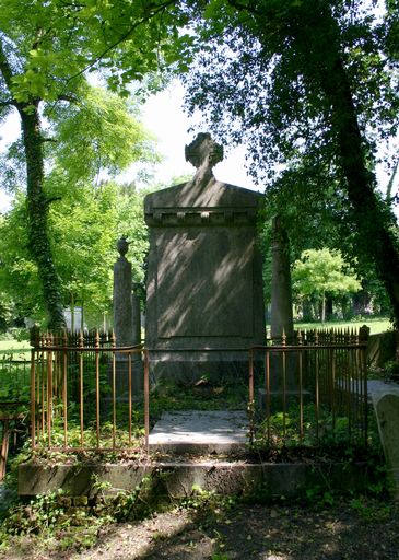 Enclos funéraire des familles Moncomble-François-Ravin