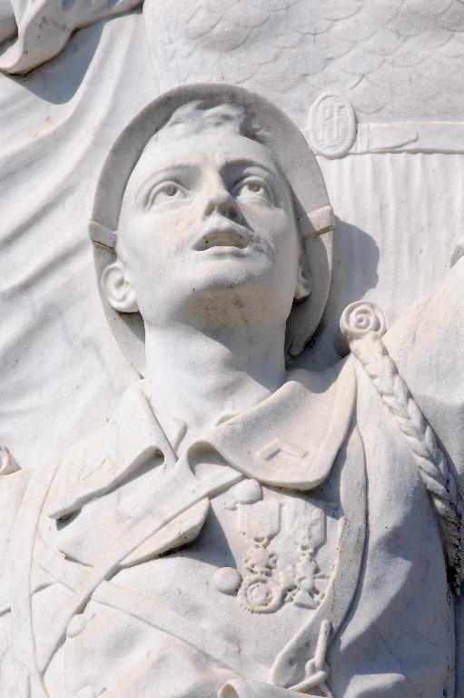 Monument aux morts de Combles