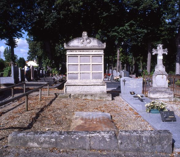 Tombeau (stèle funéraire) de la famille Pourchelle-d'Hespel