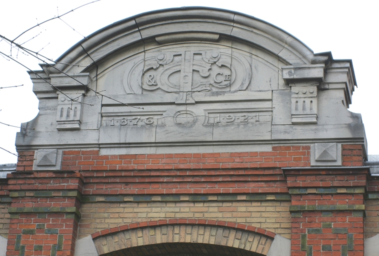 Ancien tissage de laine Testart Frères, puis Taine, Guillot et Cie, usine de cycles Motobécane, usine de la Société Européenne d'Ourdinage Textile (SEOT), puis de la Lainière de Picardie