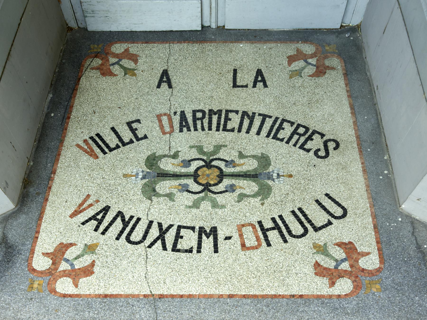 Usine de confection Vanuxem-Flament, puis Vanuxem-Dhulu dite À la ville d'Armentières, actuellement magasin de commerce