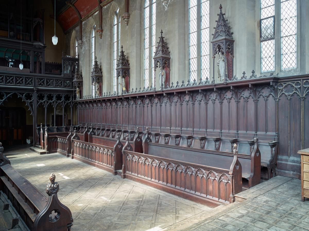 Les stalles de la chapelle Saint-Edmund du lycée Corot de Douai