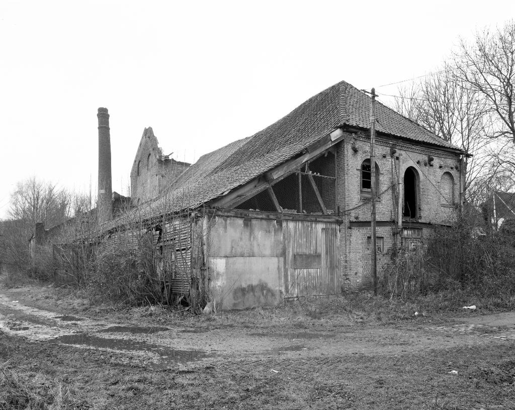 Ancienne ferme Saint-Bertin, puis sucrerie et râperie de betteraves et ferme Platiau, puis ferme des Berceaux