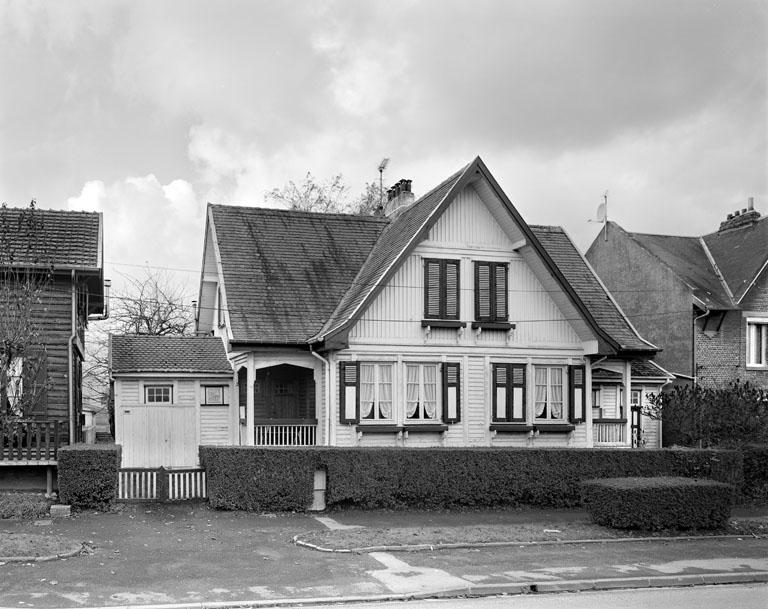 Maison à deux unités d'habitation