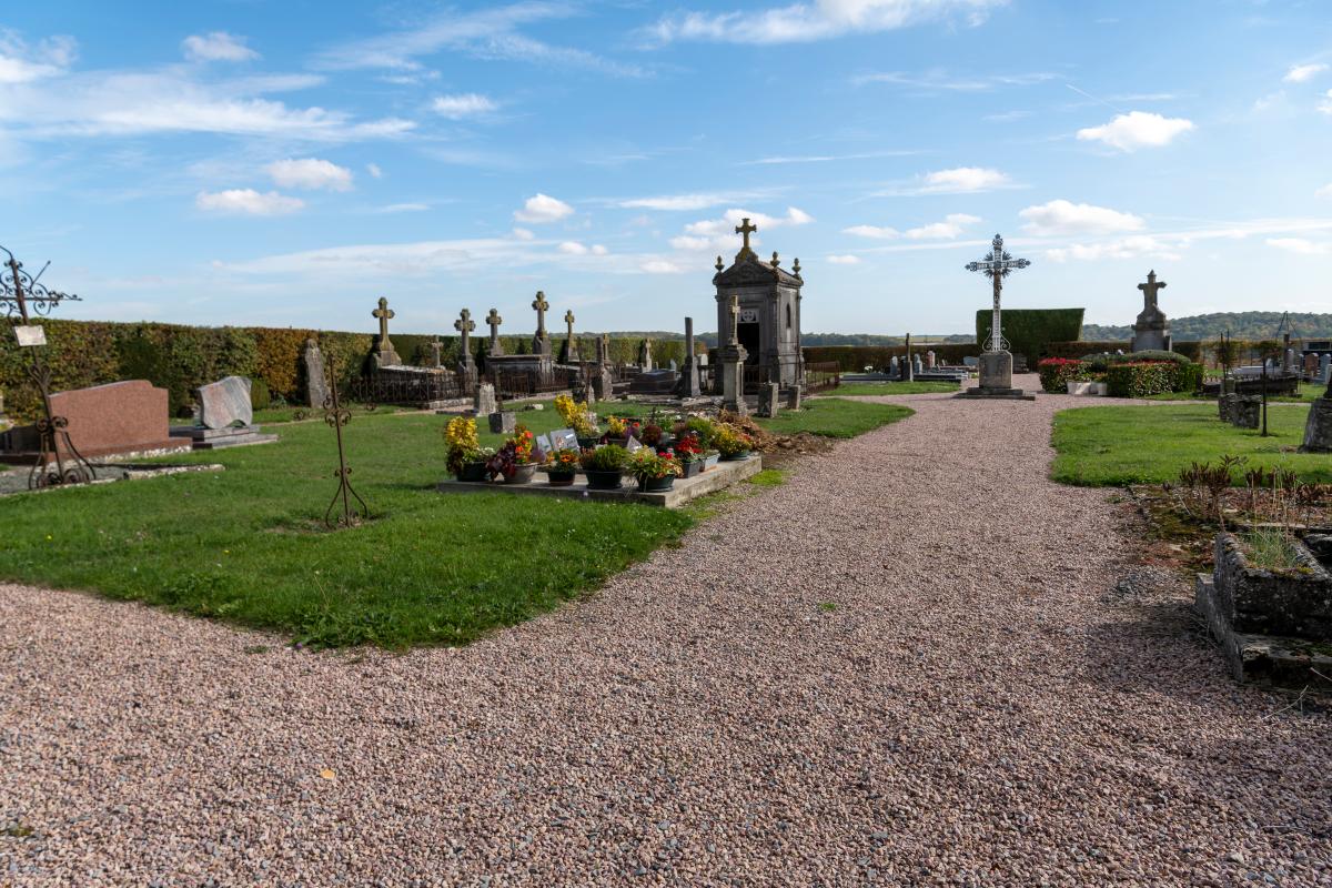 Le cimetière communal du Quesnel-Aubry