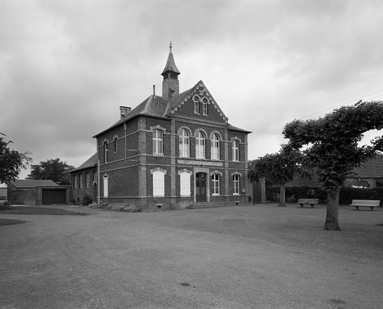 Mairie et ancienne école primaire de La Vallée-Mulâtre