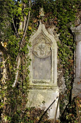 Tombeau (stèle funéraire) Gray