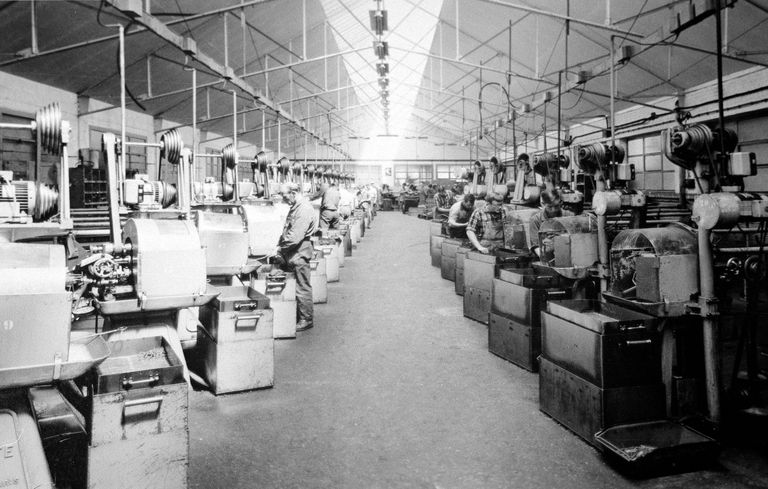 Usine de construction mécanique Lelong, puis usine de roulements, dite Manufacture Parisienne de Roulettes (M. P. R.)