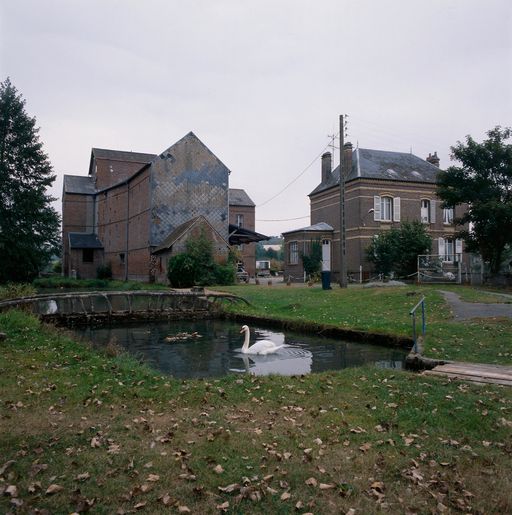 Ancien moulin à farine, dit Moulin de Milly, puis minoterie Lecoeur, puis Topin, devenue installation aquicole