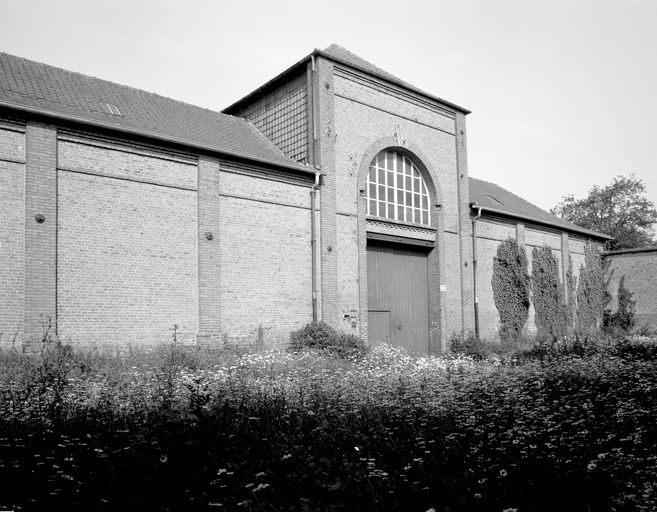 Anciens moulins, puis scierie, devenue filature et tissage de jute Saint Frères à Berteaucourt-les-Dames, dit d'Harondel, puis usine de meubles Sièges de France