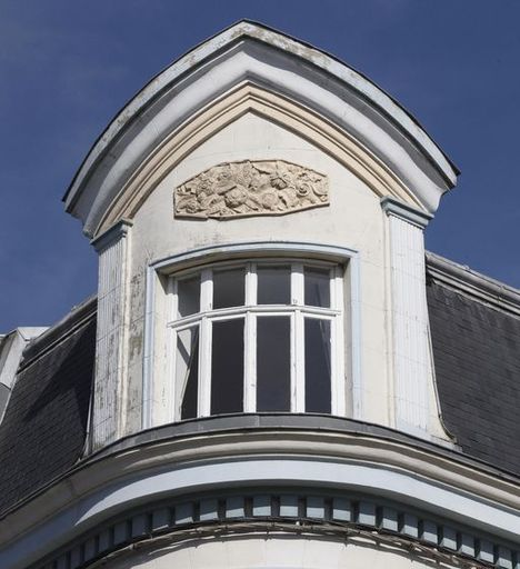 Ancien magasin de commerce, dit A la Maison Bleue