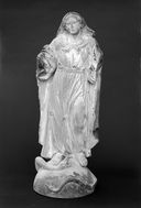 Statue (demi-nature) : Vierge foulant l'aspic