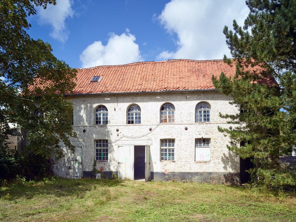 Ancienne ferme Saint-Bertin, puis sucrerie et râperie de betteraves et ferme Platiau, puis ferme des Berceaux