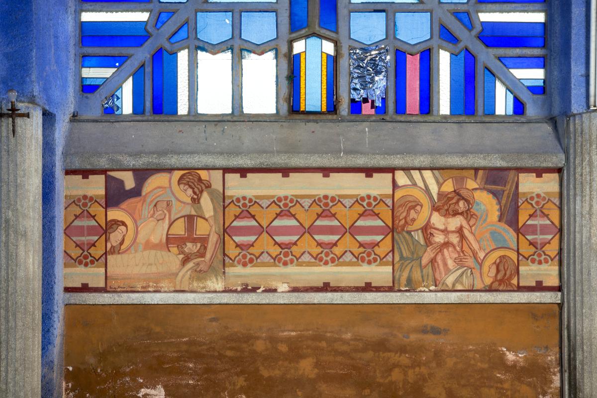 Chemin de croix et peintures monumentales : le Saint-Sacrement adoré par deux anges