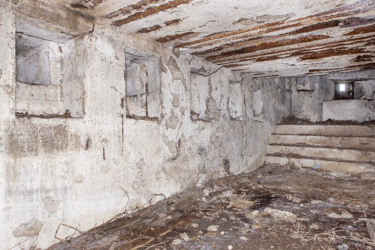 Casemate à mitrailleuse 319 de la Ferme du Bois de la Rive