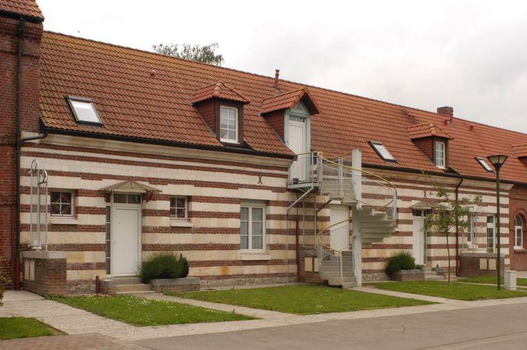 Ancien château d'Allonville (vestiges)