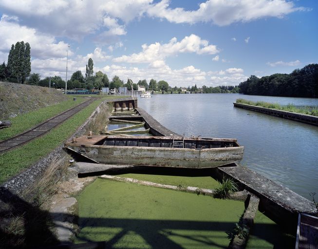 Ecluses sur l'Oise canalisée à Pont-Sainte-Maxence