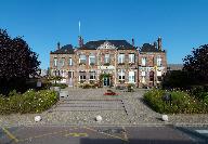 Ancienne école primaire de garçons, actuellement mairie et poste de Saint-Ouen