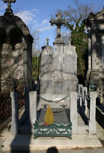 Tombeau (stèle funéraire) de la famille Vandamme-Dufermont et de la famille Bulot-Dufermont