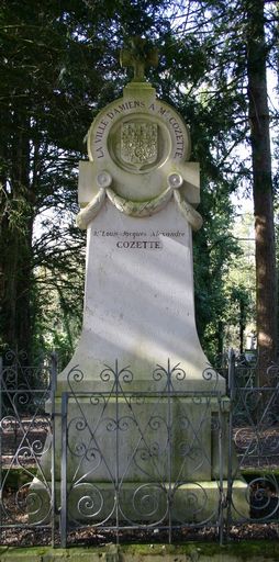 Monument sépulcral de Louis Jacques Alexandre Cozette
