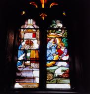 Ensemble de cinq verrières (verrière figurée, verrière légendaire, verrière historiée) : Le saint Sang, style néo-gothique.