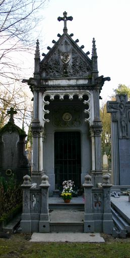 Tombeau (chapelle) de la famille du marbrier Dutry-Dacheux et Antoine-Fernekess