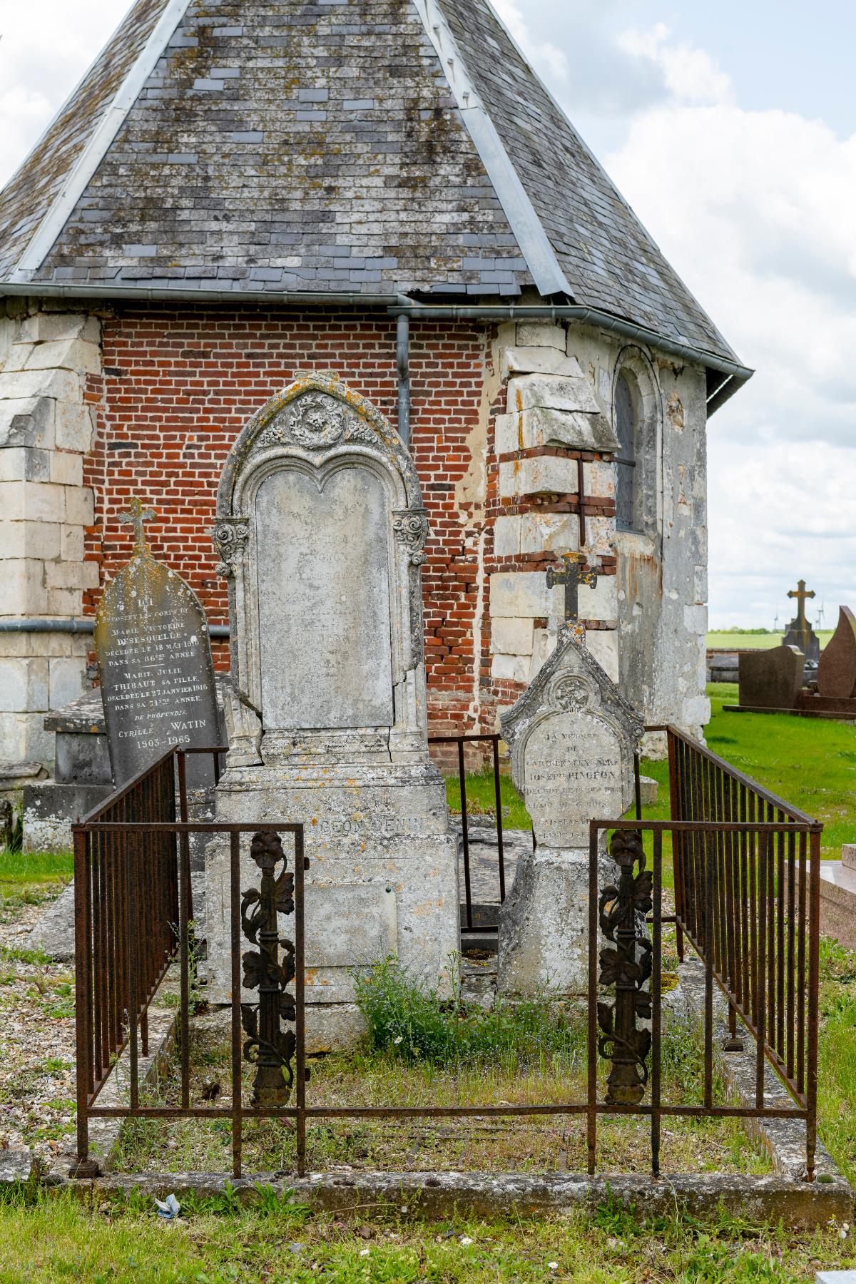 Ancien cimetière paroissial puis communal