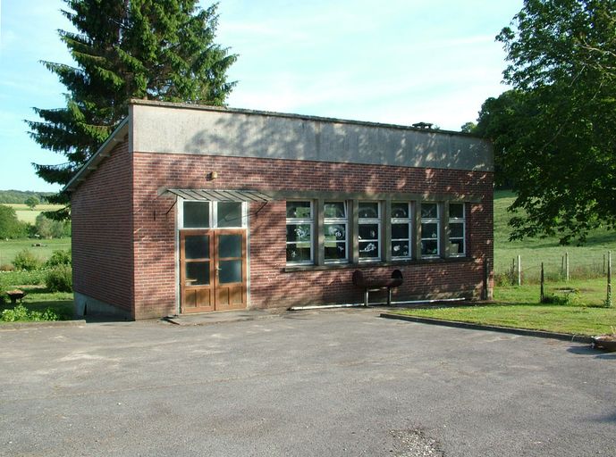 Ancienne mairie et école de Vauchelles-lès-Domart, actuellement mairie et logement