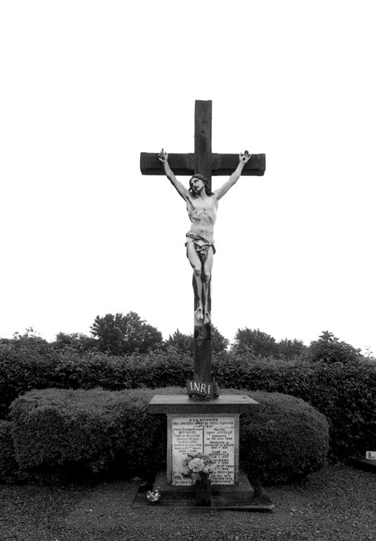 Cimetière communal et cimetière militaire allemand de Mennevret