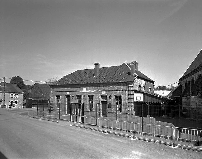 Mairie-école de Leuze