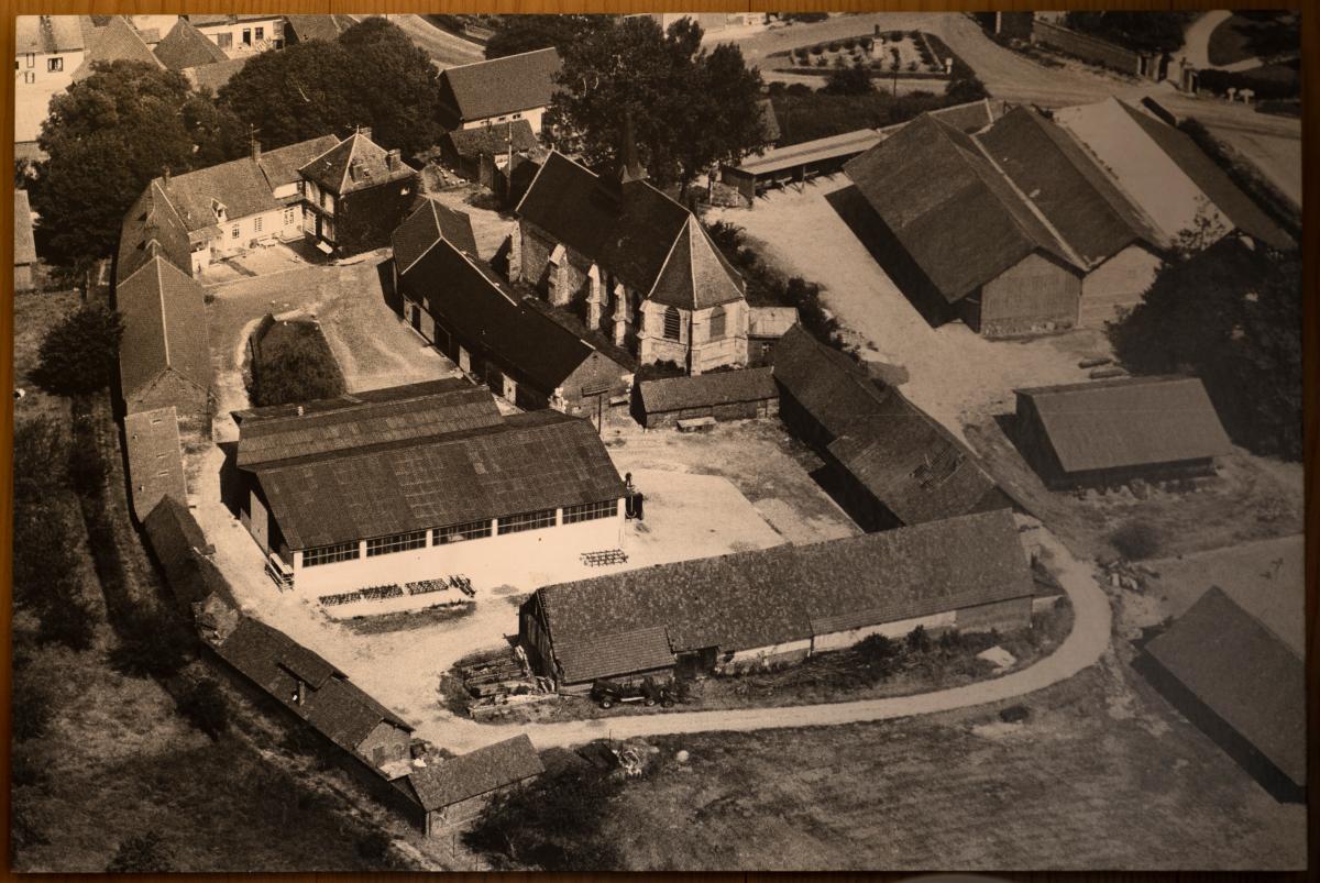 Ancienne ferme de l'abbaye Saint-Lucien de Beauvais, puis ferme dite de Thieux, aujourd'hui ferme du Tilloy