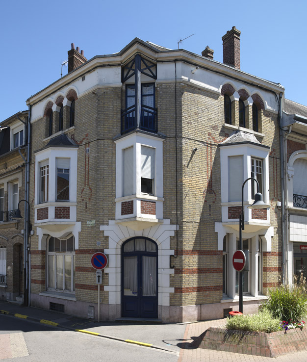 Ancienne maison à boutique