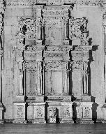 Retable architecturé à niche (ensemble du décor intérieur de la chapelle)